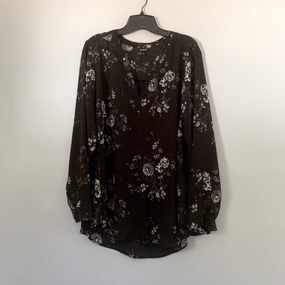 Torrid floral long sleeve top